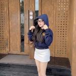 Áo khoác boxy lửng nỉ mềm mịn in logo nổi Nevermore Polime, thời trang hot trend, phong cách năng động, dễ phối quần jean, chân váy, phù hợp nhiều độ tuổi, mang lại sự tự tin và cá tính.