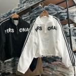 Áo khoác dù lửng nữ croptop phối sọc in chữ Personal Unisex, thiết kế trẻ trung, phong cách đường phố, chống gió, dễ phối đồ, phù hợp đi học, đi chơi, dạo phố, tạo điểm nhấn cá tính cho mọi outfit.