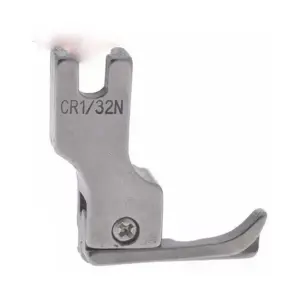 Chân vịt mí phải CR1/32N máy may công nghiệp, chân vịt bù phải 0,8mm loại hẹp, thiết kế dẫn mép bên phải, hỗ trợ giữ khoảng cách đường may ổn định, phù hợp máy may 1 kim tương thích