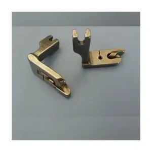 Chân vịt xén 3/16 linh kiện thay thế cao cấp cho máy may công nghiệp, hỗ trợ đắc lực kỹ thuật may cuốn biên và xén mép vải tự động, chất liệu thép siêu bền, chịu nhiệt tốt, vận hành ổn định lâu dài, giúp tiết kiệm tối đa công sức cắt tỉa thủ công