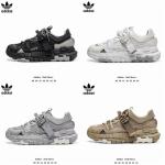 Giày thể thao cao cấp nữ, thiết kế thời trang ôm chân, chất liệu tổng hợp bền đẹp, màu sắc đa dạng, phong cách trẻ trung, thoáng khí, nhẹ nhàng, phù hợp đi học, đi chơi, tập gym, mang lại sự thoải mái và tự tin cho phái đẹp