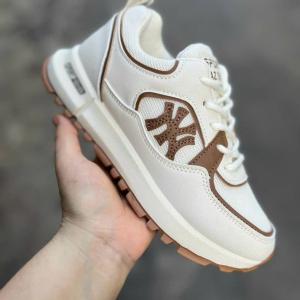 Giày thể thao nữ cột dây, thiết kế hot trend, chất liệu bền đẹp, form chuẩn, thoáng khí, phù hợp đi học, đi chơi, tập luyện, giá gốc tận xưởng.