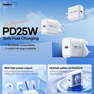 Cóc Sạc Nhanh 25W Remax RP-U137 US chân dẹp, hỗ trợ sạc đa giao thức PD/QC/FCP/AFC, sạc an toàn cho điện thoại, máy tính bảng và nhiều thiết bị khác, thiết kế nhỏ gọn, tiện lợi mang theo, điện áp toàn cầu 100-240V