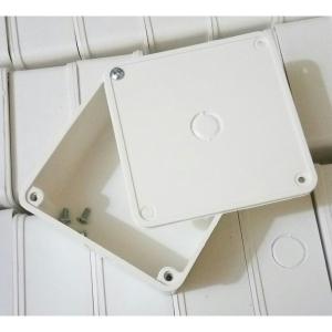 Hộp Box Kỹ Thuật Gắn Adapter Camera 12x12cm Nhựa Kết Hợp Chống Nước Bụi IP65, Nâng Cấp Thẩm Mỹ Lắp Đặt Che Dây Hoàn Hảo Giảm Rủi Ro Hỏng Hóc Thời Tiết, Lợi Ích Khủng Khiếp Tăng Độ Tin Cậy Hệ Thống Giám Sát Compact