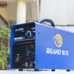 Máy hàn Riland MIG 200E, công nghệ IGBT tiên tiến, hàn MIG không khí và hàn Que, tích hợp chip MCU, công nghệ Synergy dễ điều chỉnh, mối hàn đẹp ít bắn tóe, quạt tản nhiệt mạnh mẽ, bảo hành chính hãng 12 tháng