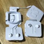 Tai Nghe iPhone Lightning Zin Chính Hãng Full Box, Âm Thanh HiFi Chất Lượng Cao, Thiết Kế EarPods Công Thái Học, Dây Cao Su Trơn Bền Bỉ, Màu Trắng Tinh Khôi, Tương Thích iPhone 7/7 Plus/8/8 Plus, iPad, Giải Pháp Nghe Nhạc Và Đàm Thoại Hoàn Hảo