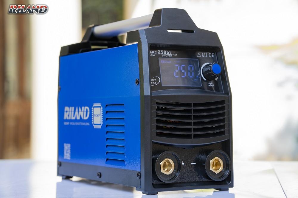 Máy hàn Riland ARC 250DT, công nghệ RICHP mới, hàn que 3,2 mm 100%, chống dính, mồi nhanh, hiển thị lớn, tản nhiệt mạnh