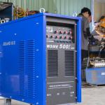 Máy hàn RILAND WSME 500I, thiết kế cổ điển, hiệu quả cao cho sản xuất vật liệu dày, hỗ trợ điều chỉnh dòng, sóng xung & khí trễ, chế độ 2T/4T/REP, tản nhiệt ống gió chống cháy