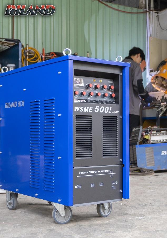 Máy hàn RILAND WSME 500I, thiết kế cổ điển, hiệu quả cao cho sản xuất vật liệu dày, hỗ trợ điều chỉnh dòng, sóng xung & khí trễ, chế độ 2T/4T/REP, tản nhiệt ống gió chống cháy