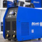 RILAND ARC 220GT, máy hàn inverter 220V, mồi que siêu nhanh, chống dính Anti-Stick, màn hình LED chính xác, phù hợp xưởng & hàn ngoài trời
