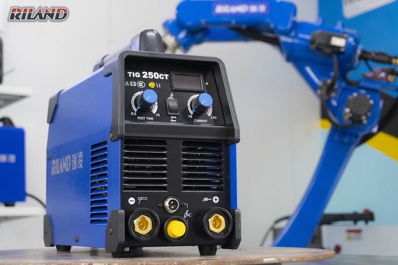 RILAND TIG 250CT, máy hàn đa năng TIG + MMA, công nghệ MOS inverter cho độ ổn định cao, dòng hàn 10-230A, khí trễ 1-10s, mối hàn inox & thép mỏng đẹp, dễ mang theo & hoạt động bền bỉ