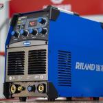RILAND WS 400GT, máy hàn TIG + MMA dòng 400A, hàn vật liệu dày & mỏng (0,5-12 mm), chế độ dốc lên/dốc xuống, điều chỉnh khí trễ, tản nhiệt cải tiến gấp 3 lần, mối hàn ổn định & làm việc liên tục.